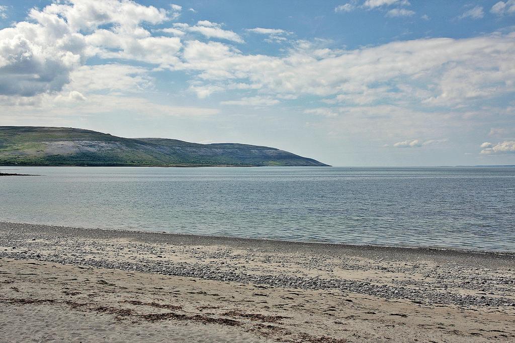 Burren Atlantic Hotel & Holiday Cottages Ballyvaughan Exterior foto